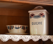 antiek servies vakantiehuis