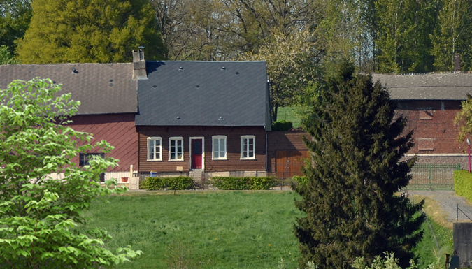 voorgevel vakantiehuis Iviers