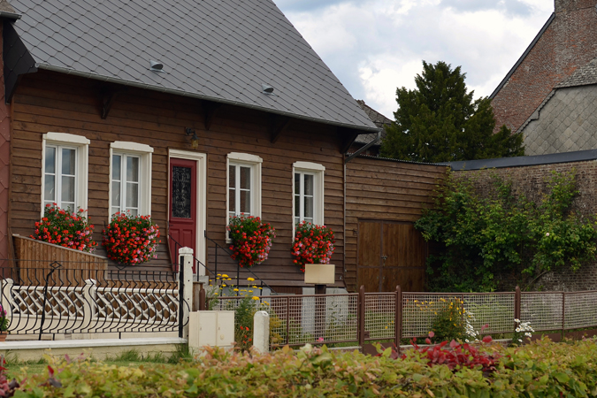 voorgevel van het vakantiehuis in Iviers